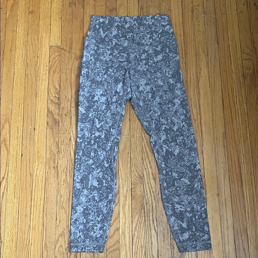 lululemon athletica Gray Snake Skin Patterned Leggings